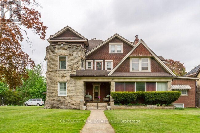 property at 180-180 Queens Dr