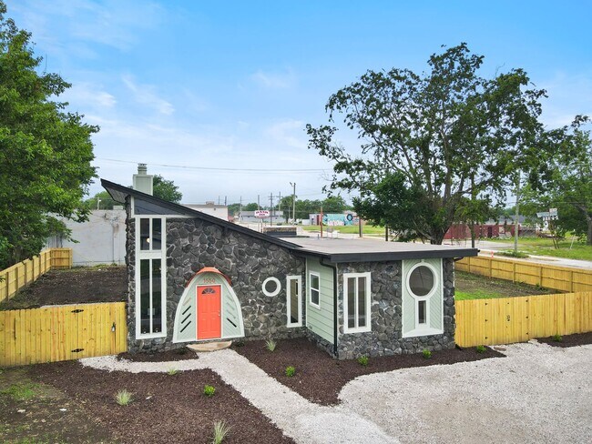 1550 E Apache St in Tulsa, OK - Building Photo - Building Photo