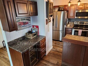 6329 E 32nd Ave in Anchorage, AK - Building Photo - Building Photo