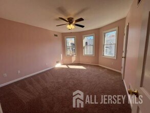 399 Park Ave in Perth Amboy, NJ - Building Photo - Building Photo