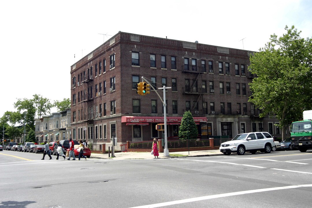 322-332 Linden Blvd in Brooklyn, NY - Building Photo