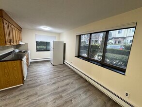 16 Chester St, Unit 2 in Cambridge, MA - Foto de edificio - Building Photo