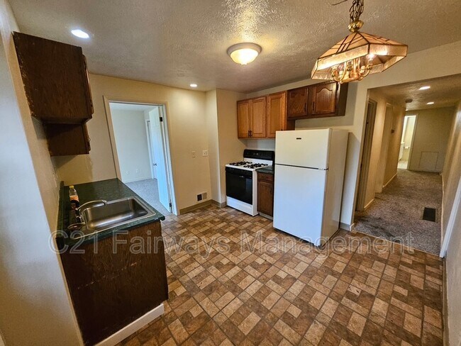 535 3rd St in Pitcairn, PA - Building Photo - Building Photo