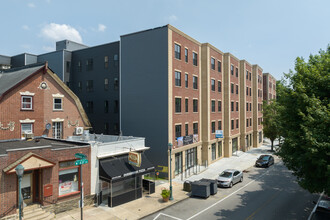 The Elm On 63rd in Philadelphia, PA - Foto de edificio - Building Photo