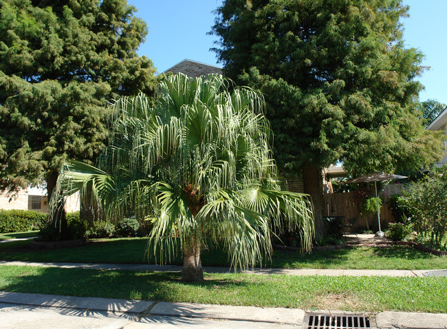 3632 Martinique Ave in Kenner, LA - Foto de edificio - Building Photo