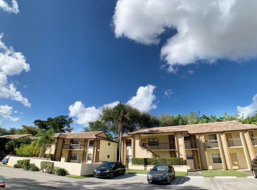 11309 Royal Palm Blvd in Coral Springs, FL - Building Photo