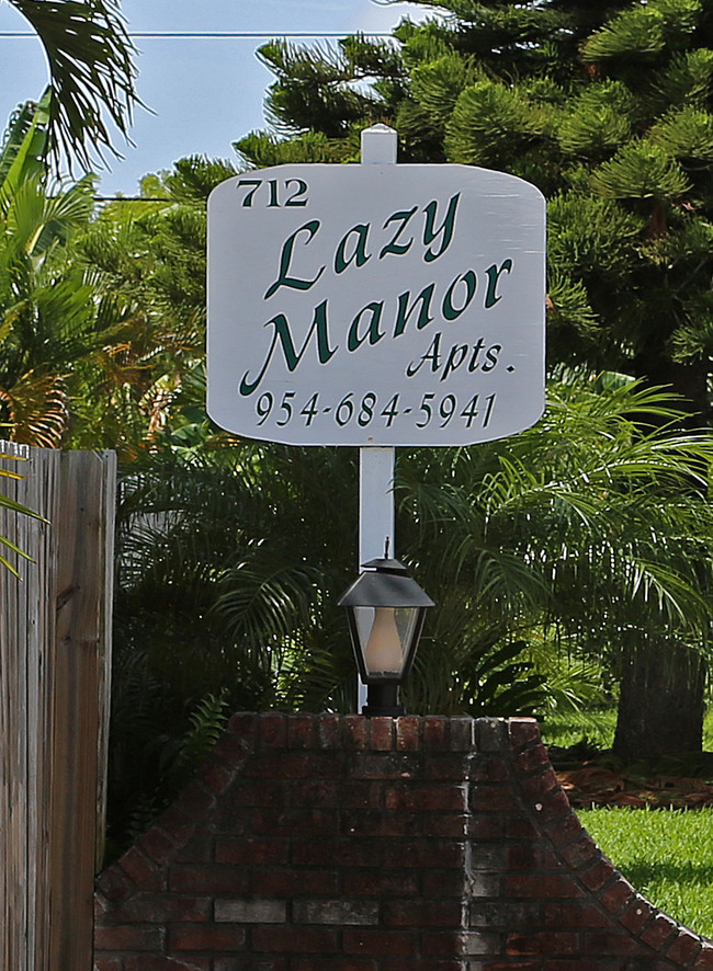 Lazy Manor Apartments in Fort Lauderdale, FL - Building Photo - Building Photo