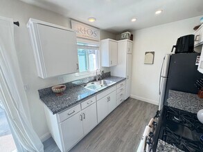 285 Ogle St in Costa Mesa, CA - Building Photo - Building Photo