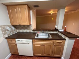 7165 NW 186th St in Hialeah, FL - Building Photo