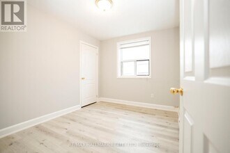 37 Holland St W in Bradford West Gwillimbury, ON - Building Photo - Building Photo