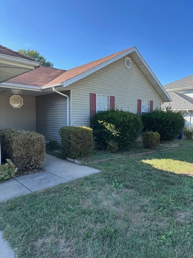 5627 S Michigan Ave in Springfield, MO - Building Photo - Building Photo