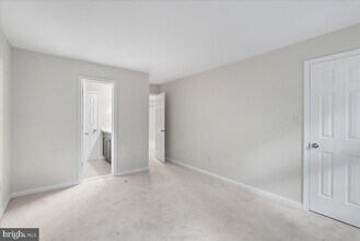 11709 Karbon Hill Ct, Unit 604A in Reston, VA - Building Photo - Building Photo