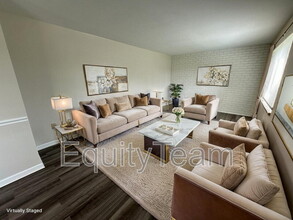 556 Grandin Ave in Cincinnati, OH - Building Photo - Building Photo