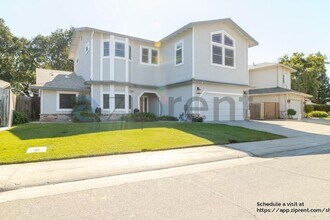 5912 Laguna Villa Way in Elk Grove, CA - Building Photo - Building Photo