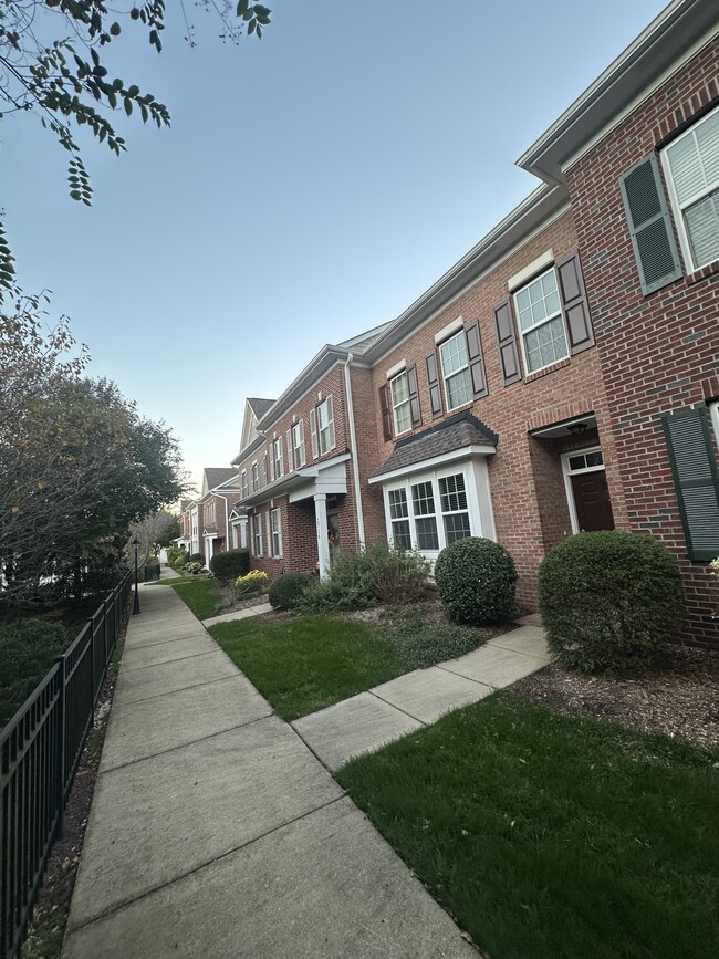 2728 Cloud Mist Cir in Raleigh, NC - Building Photo - Building Photo