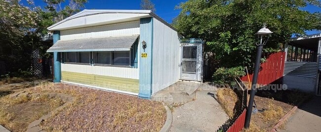 property at 207 Buena Vista Ct SE