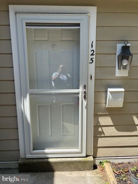 property at 125 Medinah Dr