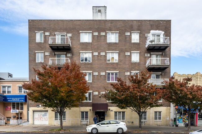 6404 Bay Pky in Brooklyn, NY - Foto de edificio - Building Photo