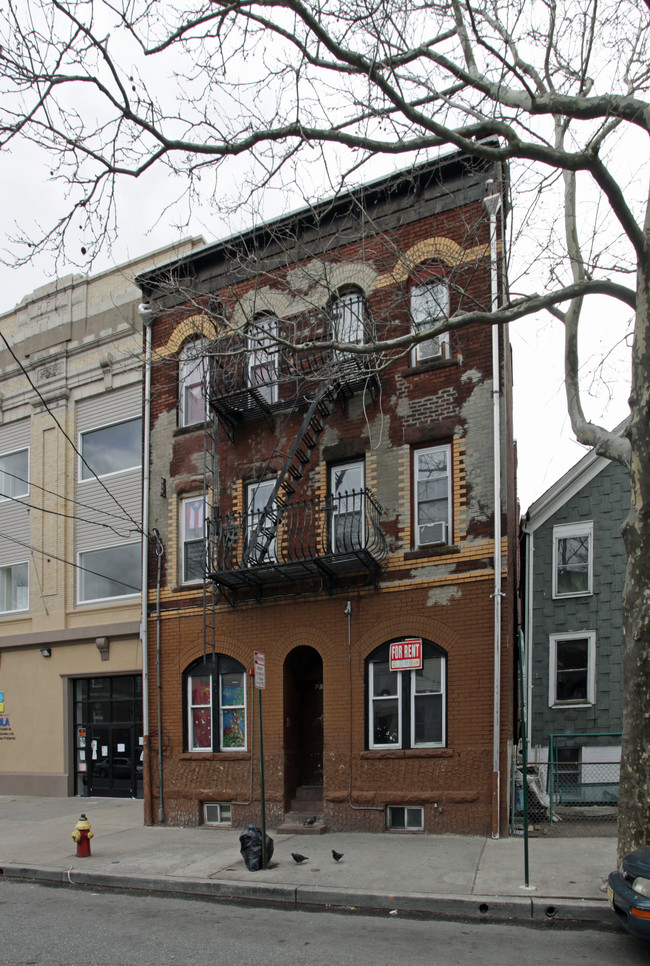 81 3rd St in Passaic, NJ - Building Photo - Building Photo