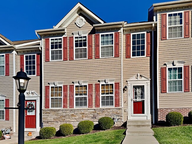 property at 1505 Canterbury Dr
