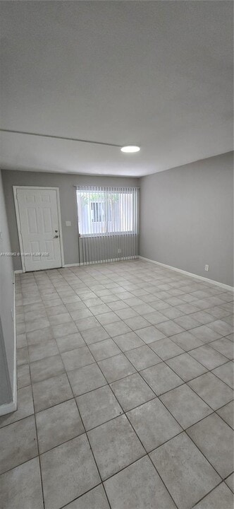 3267 NW 102nd Terrace in Coral Springs, FL - Building Photo
