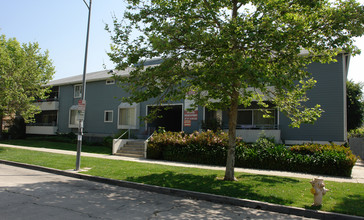 Vassar Tower in Canoga Park, CA - Building Photo - Building Photo