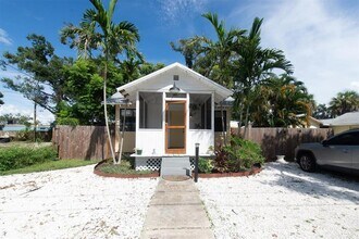 1840 51st St S in Gulfport, FL - Building Photo - Building Photo