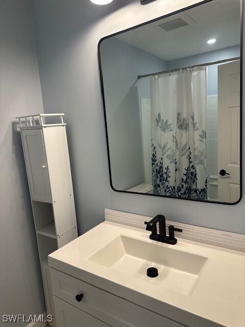 property at 5638 Foxlake Dr