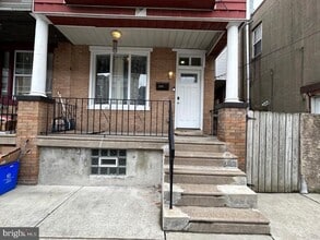 2445 S Lawrence St in Philadelphia, PA - Building Photo - Building Photo