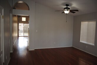 3025 Starside Dr in Bakersfield, CA - Building Photo - Building Photo