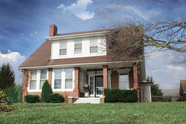 1020 W Main St in Wytheville, VA - Building Photo