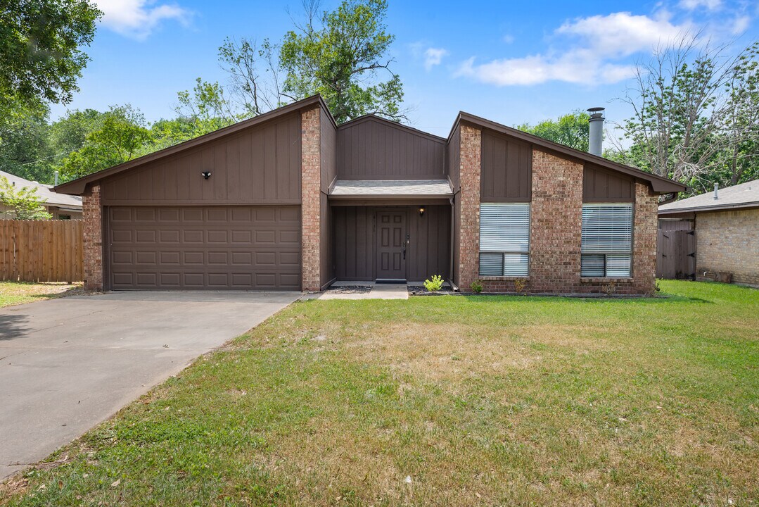 4136 Willow Oak St in Bryan, TX - Building Photo