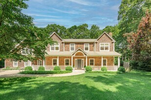 113 Northside Dr in Sag Harbor, NY - Building Photo