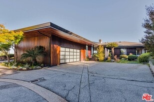 6112 Via Subida in Rancho Palos Verdes, CA - Building Photo