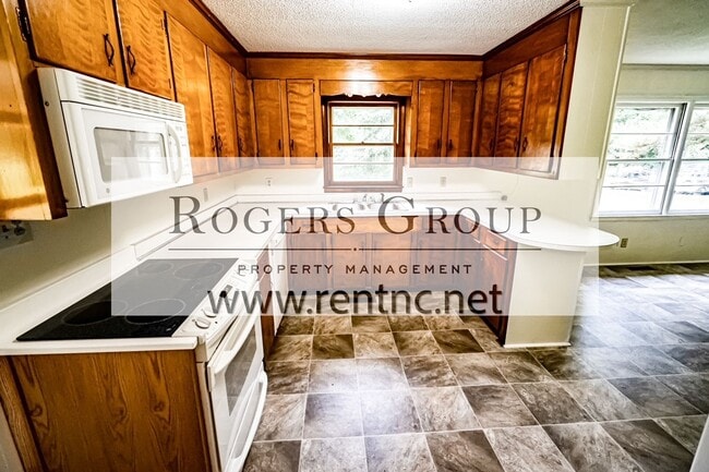 1690 Bear Pond Rd in Henderson, NC - Building Photo - Building Photo