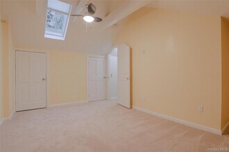 203 Park Ridge Ln in White Plains, NY - Building Photo - Building Photo