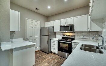 Mountainside in Phoenix, AZ - Building Photo - Building Photo