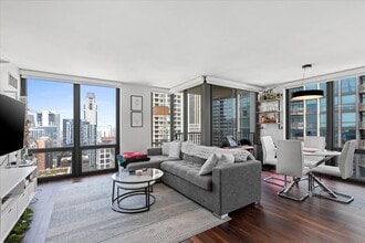 2 E Erie St, Unit 3612 in Chicago, IL - Building Photo - Building Photo