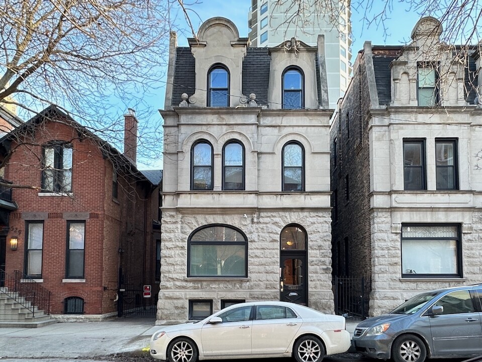 531-533 W Wrightwood Ave in Chicago, IL - Building Photo