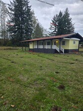 738 Gish Rd in Onalaska, WA - Building Photo - Building Photo