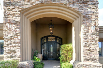 10220 E Desert Cove Ave in Scottsdale, AZ - Foto de edificio - Building Photo