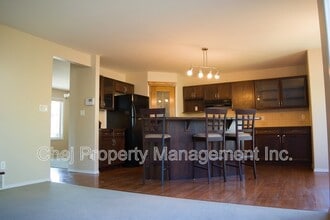 4314 McMullen Way SW in Edmonton, AB - Building Photo - Building Photo