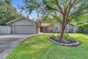 755 Oak Terrace in Orange City, FL - Building Photo