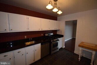9039 Sligo Creek Pkwy in Silver Spring, MD - Building Photo - Building Photo