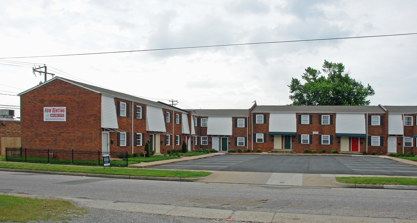 Graham Court Townhomes in Richmond, VA - Foto de edificio