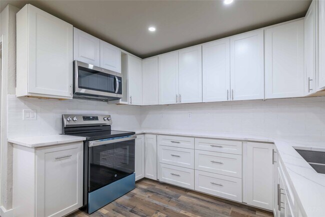 12044 Beechnut St in Houston, TX - Building Photo - Building Photo