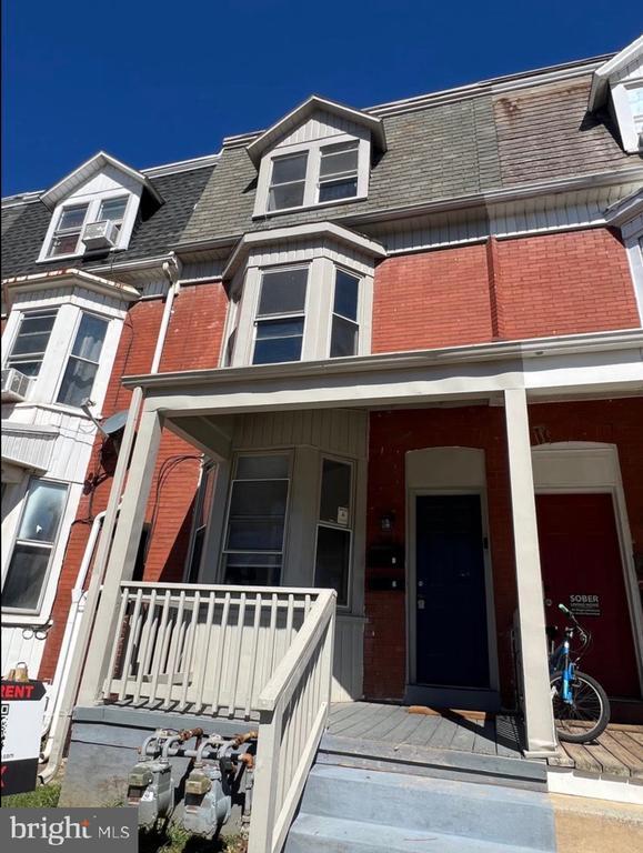 property at 281 W Cottage Pl