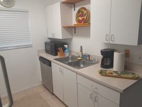 4860 S Atlantic Ave in New Smyrna Beach, FL - Building Photo - Building Photo
