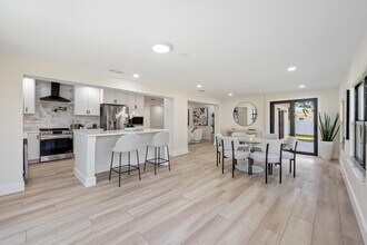 8201 NW 67th Ave in Tamarac, FL - Building Photo - Building Photo