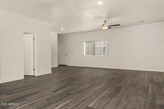 2838 E Tracy Ln in Phoenix, AZ - Building Photo - Building Photo